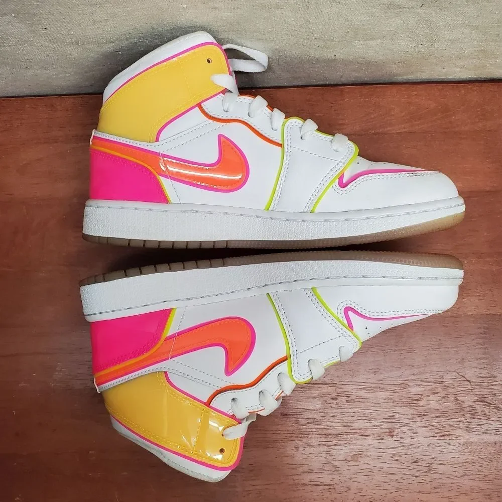 Nike Air Jordan 1 Mid Edge Glow in Size 4.5Y